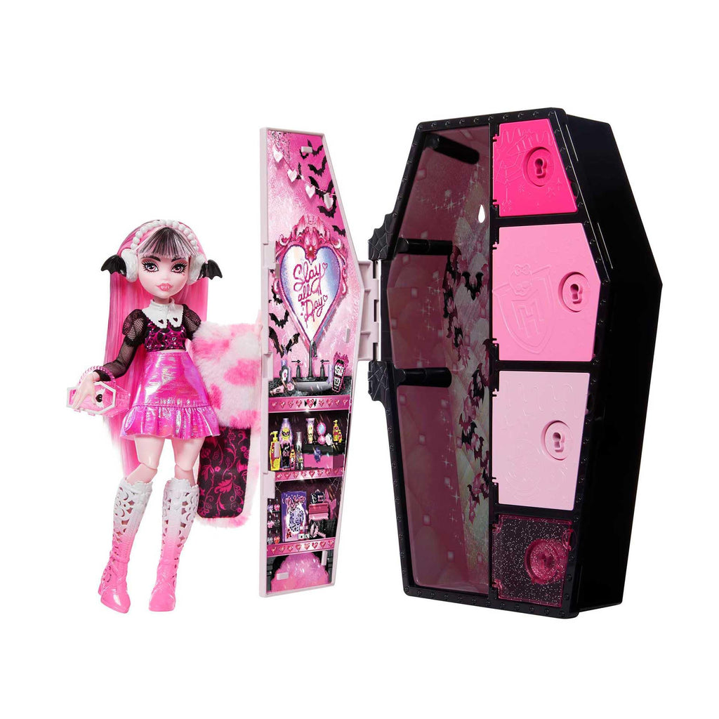 Doll and Fashion Set with 19+ Surprises U496398