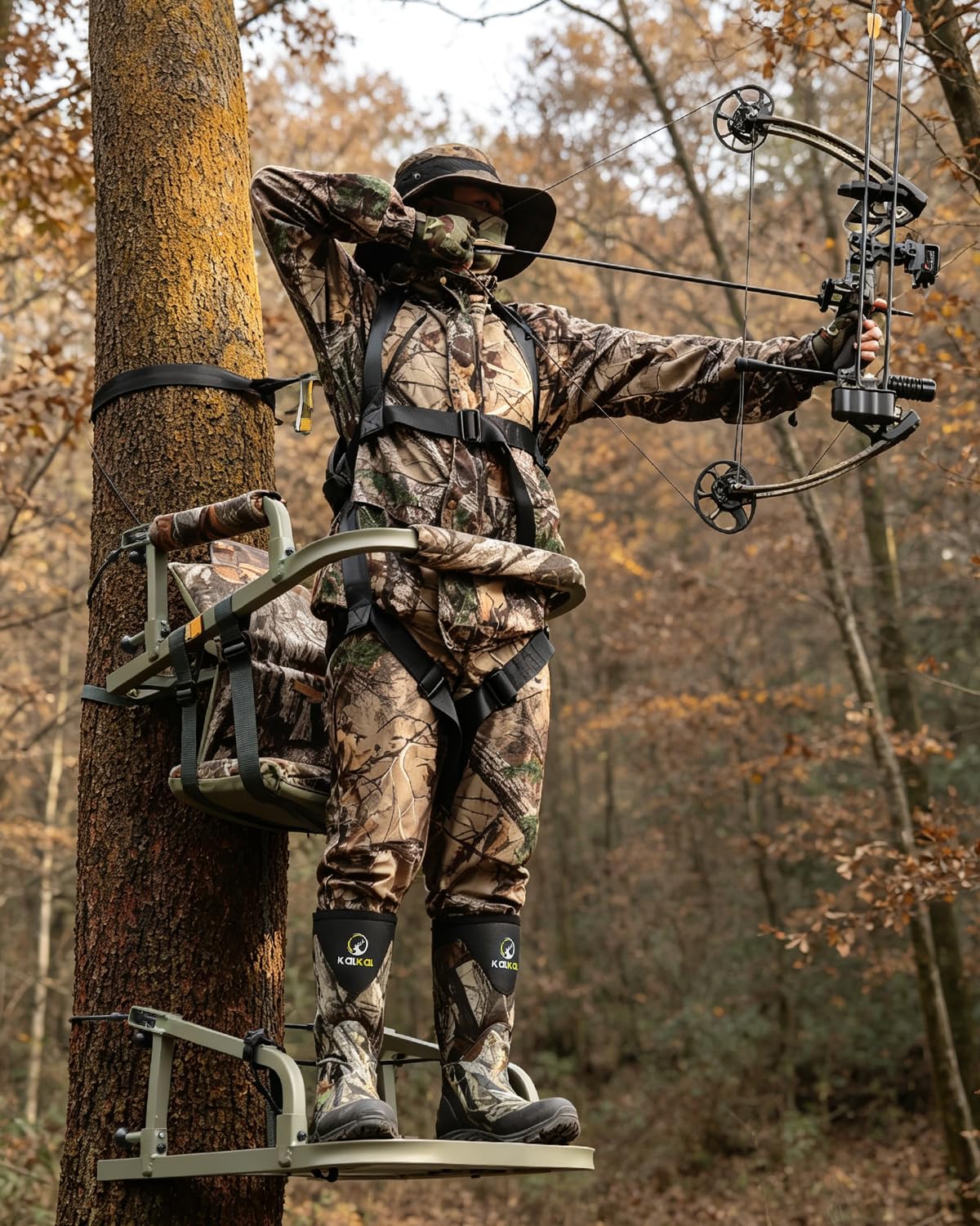 Climbing Tree Stand with Harness and Camo Seat Cushion L381129